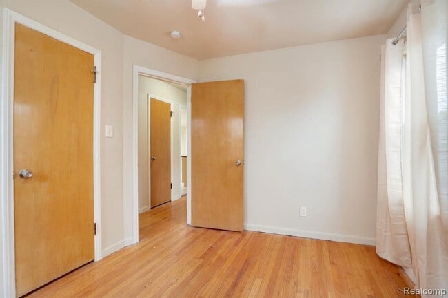Building Photo - 22780 Courtland Ave
