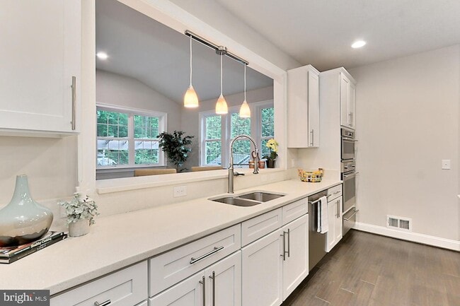 Building Photo - 6526 Dearborn Dr