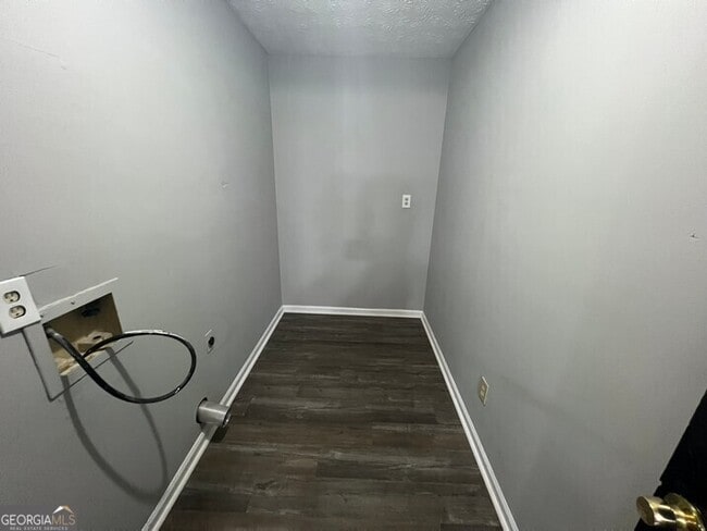 Building Photo - 160 Mountain View Cir