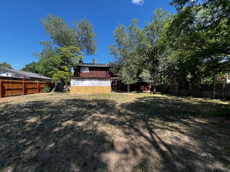 Building Photo - 593 Redwing Ln