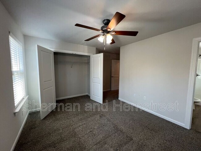 Building Photo - 5038 Mimosa Dr