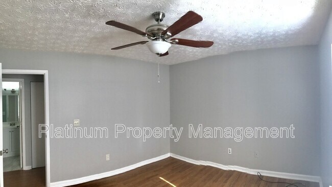 Building Photo - 410 Water Oak Way Sw