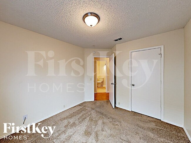 Building Photo - 1003 Prado Real Dr