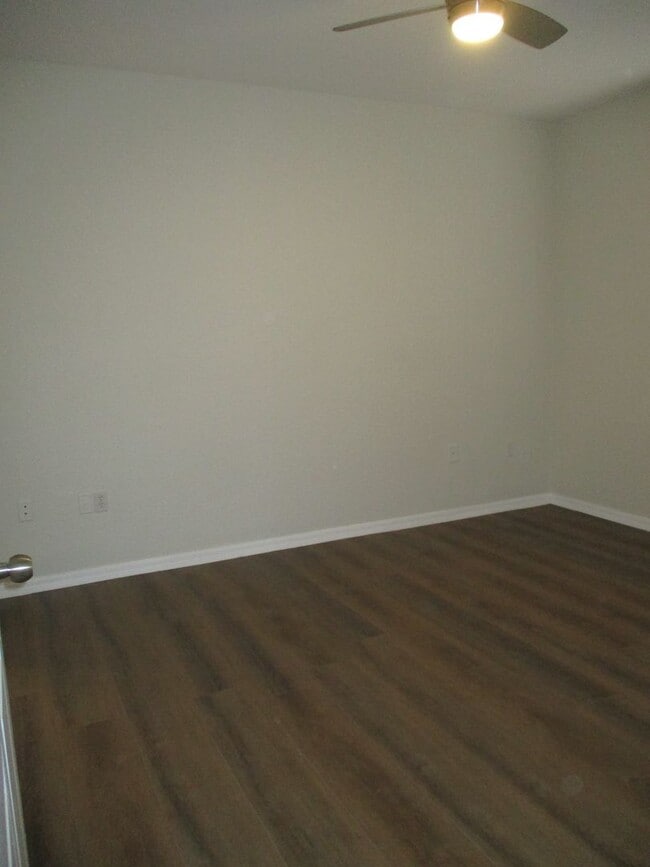 Building Photo - Gated Community in Metro West