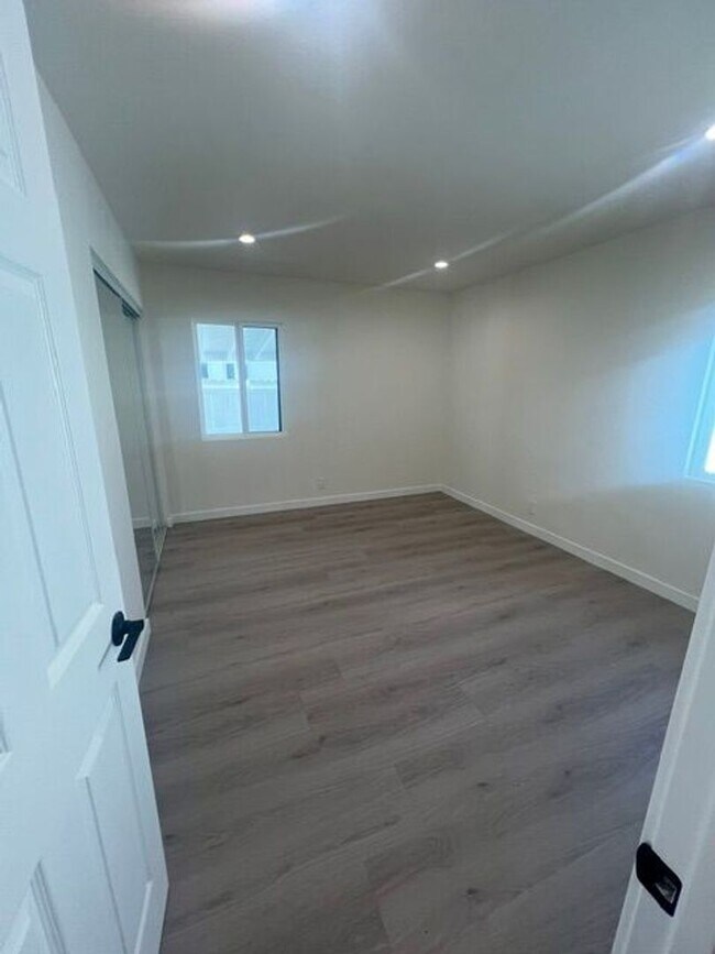 Building Photo - 7317-7321 Garden Grove Avenue