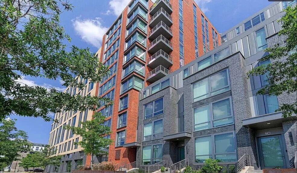 Building Photo - 1211 Van St SE
