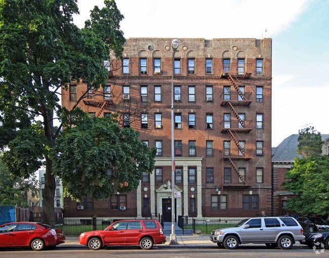 Building Photo - 218 Linden Blvd