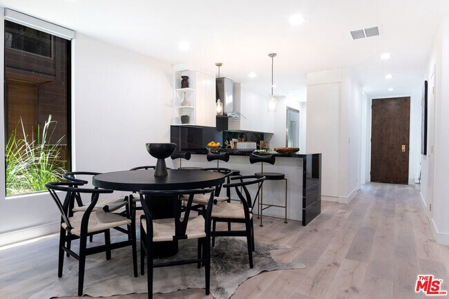 Building Photo - 1033 Carol Dr