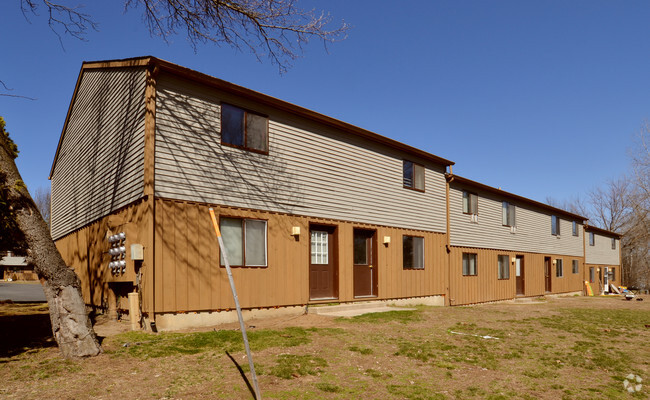 Fort Edwards Commons - Fort Edward Commons