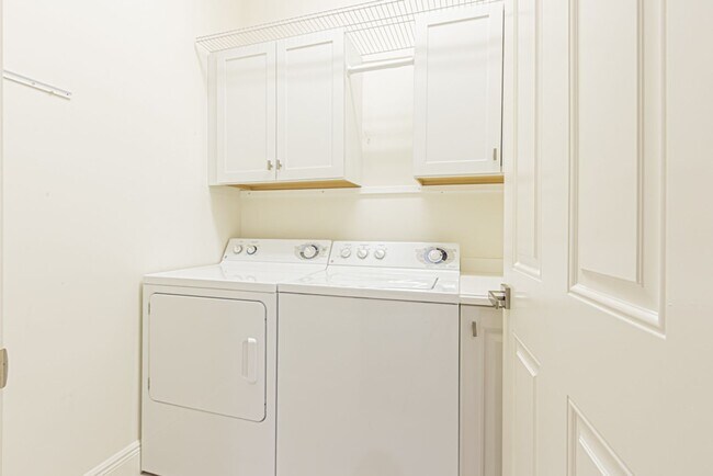 Building Photo - Seasonal Fully Furnished Home in Fiddler's Creek - AVAIL JAN-APRIL