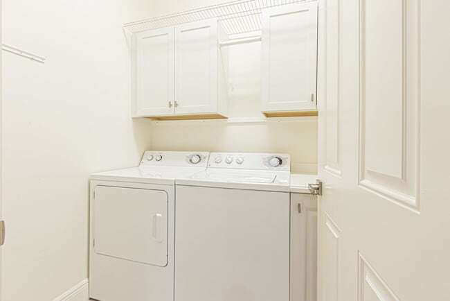 Building Photo - Seasonal Fully Furnished Home in Fiddler's Creek - AVAIL NOW-MAY