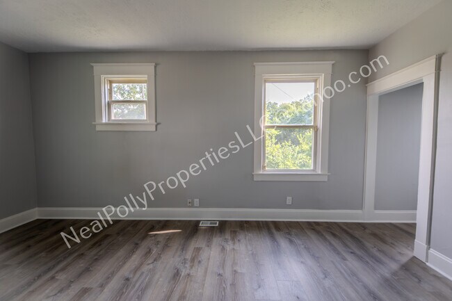 Building Photo - 1795 Kahn Avenue