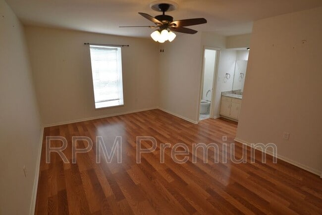 Building Photo - 1755 College Dr