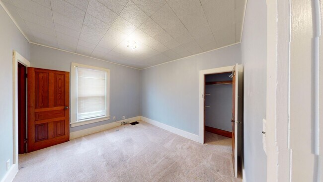 Building Photo - 219-221 Lucas Rd