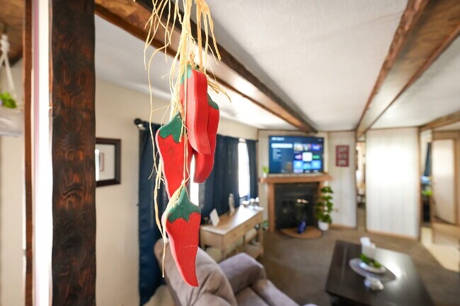 Building Photo - Stylish & Spacious 2-Bedroom Mobile Home