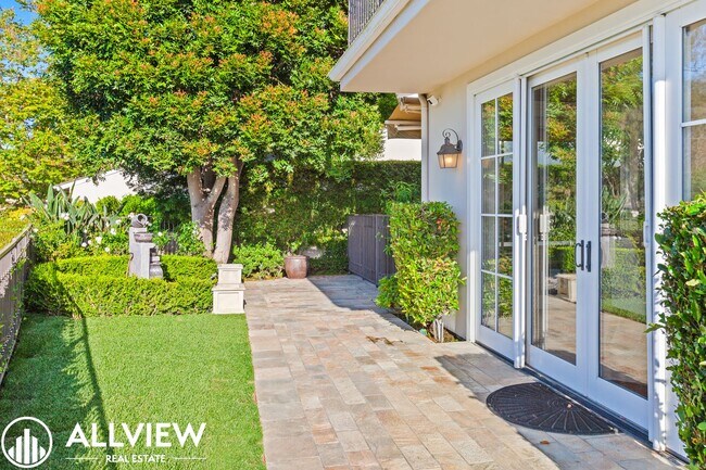Building Photo - Stunning 3 Bedroom + Bonus Room 3.5 Bath A...