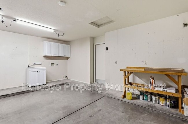 Building Photo - 3001 W Matthew Dr