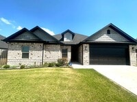 Building Photo - 1124 Laux Ln