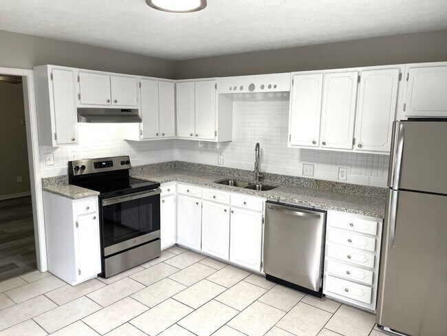 Building Photo - 859A Park Pl NE