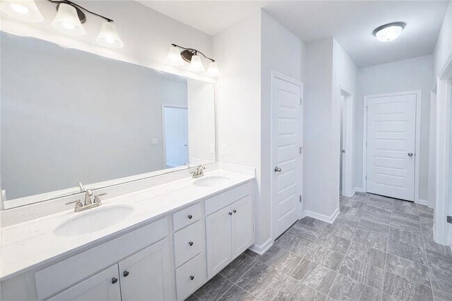 Building Photo - 5258 City Walk Dr