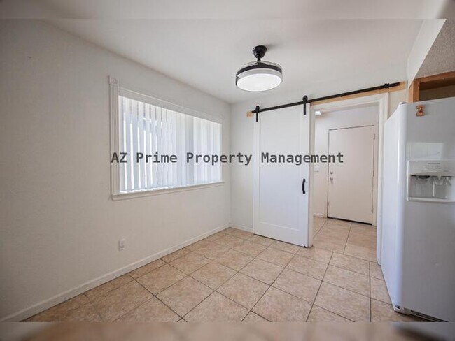 Building Photo - 2429 E Juanita Ave