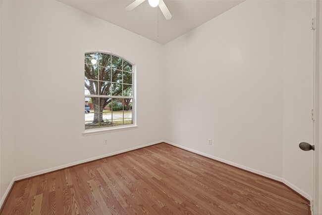 Building Photo - 2704 Hewn Rock Way