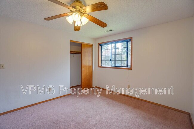 Building Photo - 4017 NE 157th Ave