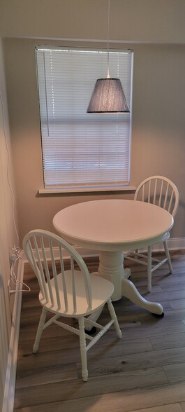 Breakfast nook - 1503 20th St NW