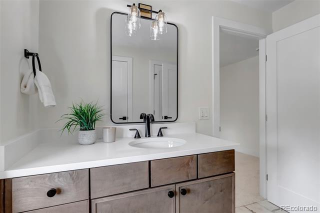 Building Photo - 2357 Grove St