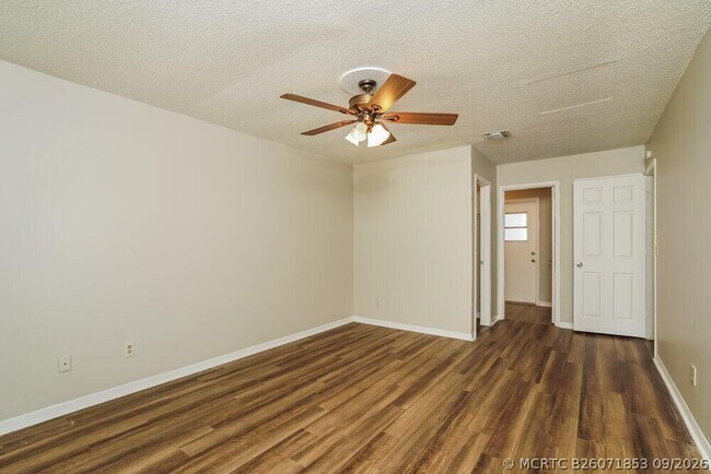 Building Photo - 6514 Flora Way