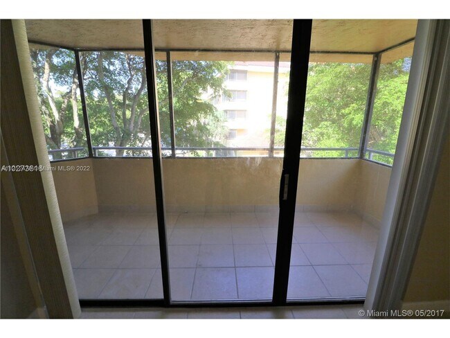 Building Photo - 8335 SW 152nd Ave