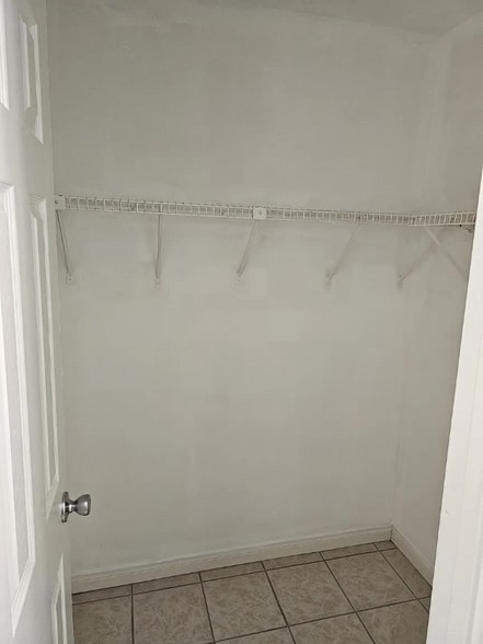 Building Photo - 517 Inness Ave