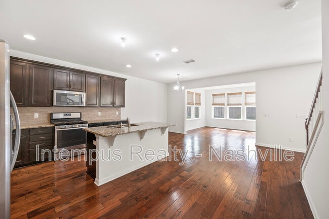 Building Photo - 2637 Miranda Dr