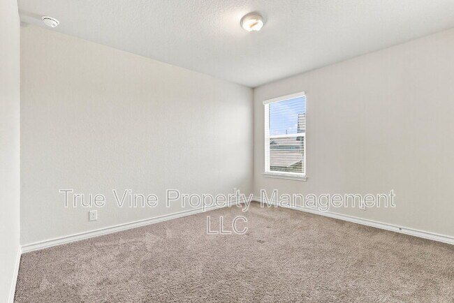 Building Photo - 913 Rolling River