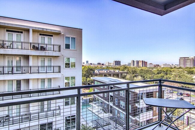 Building Photo - 4105 McKinney Ave