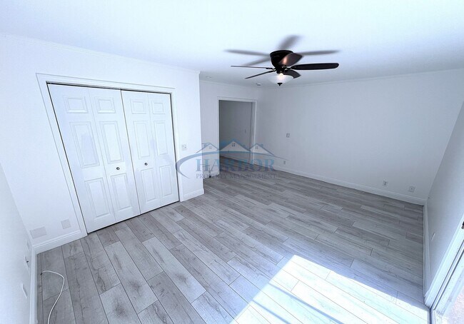 Building Photo - 3507 S Kerckhoff Ave