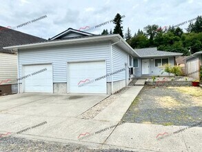 Building Photo - R242b