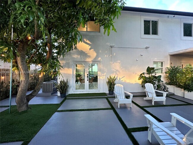 Building Photo - 9060 SW 215th Terrace