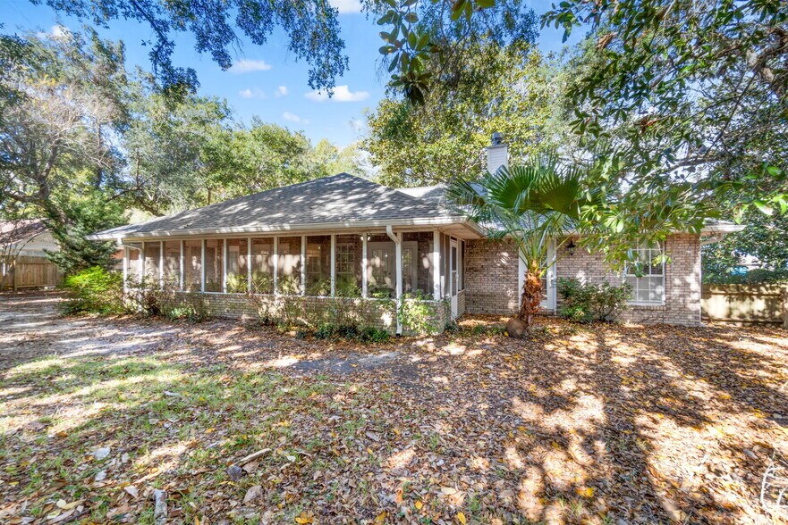 Building Photo - 4139 Sandy Bluff Dr W
