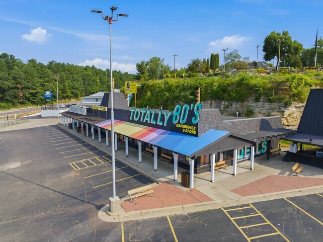 Building Photo - 2462 Wisconsin Dells Pkwy