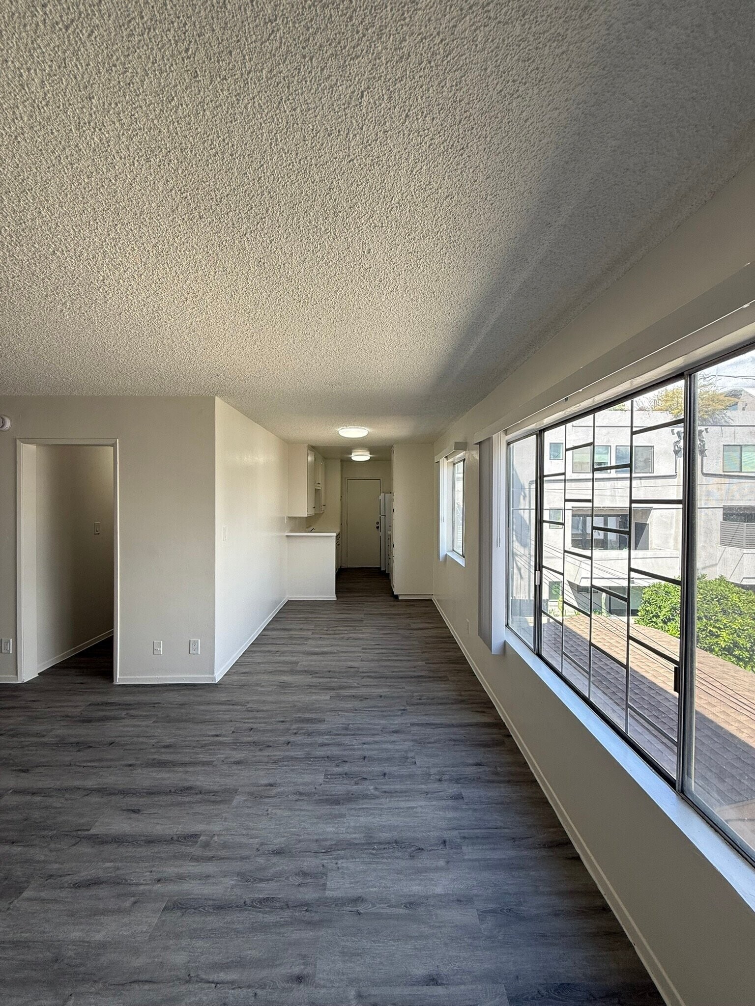 Building Photo - 915 N Wilton Pl