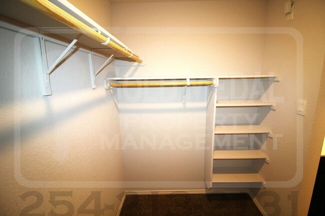 Building Photo - 1704 Cedrus Dr