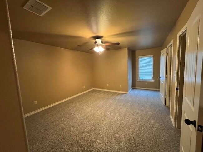 Building Photo - 10509 Quinton Ave