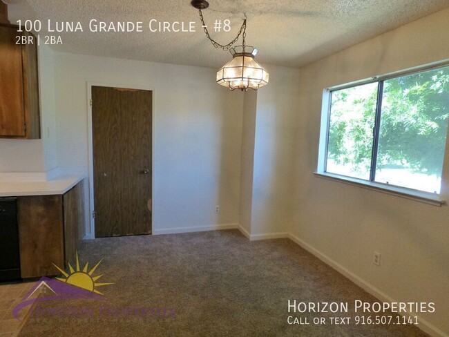 Building Photo - Condo in South Natomas, 2 Bed 2 Bath 840 sqft