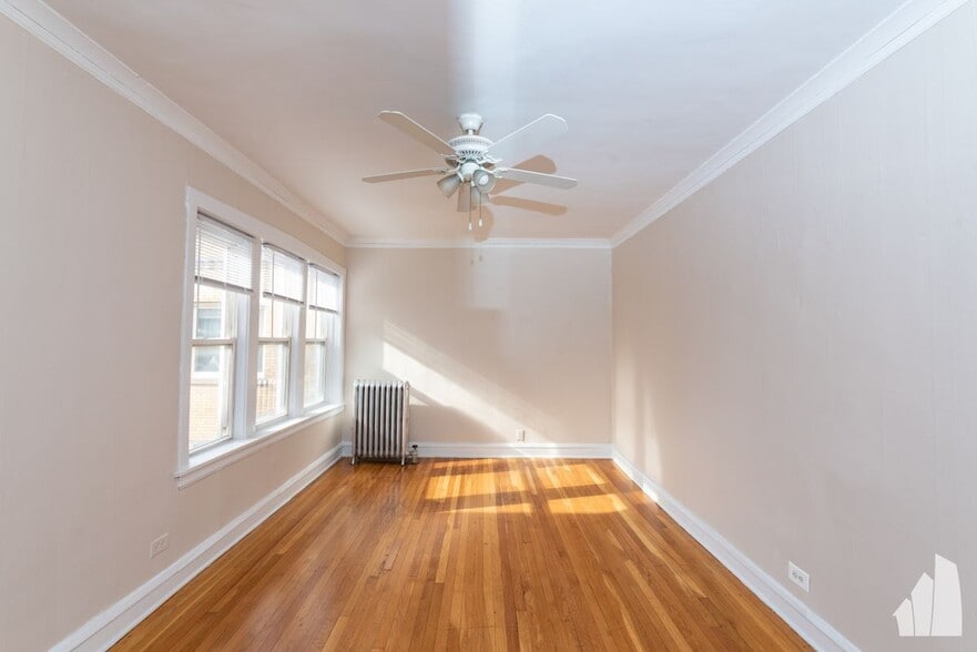 Building Photo - 4043 N Mozart St