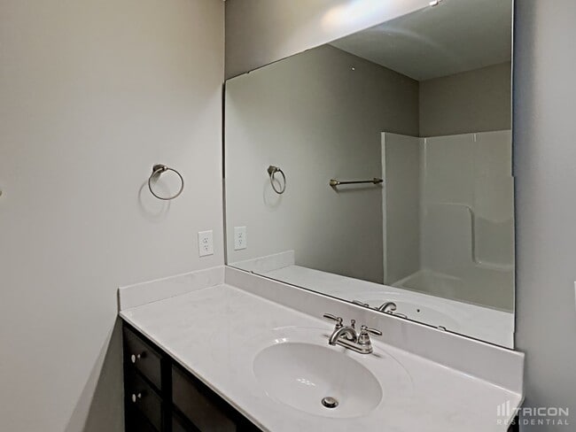 Building Photo - 257 Fender Dr