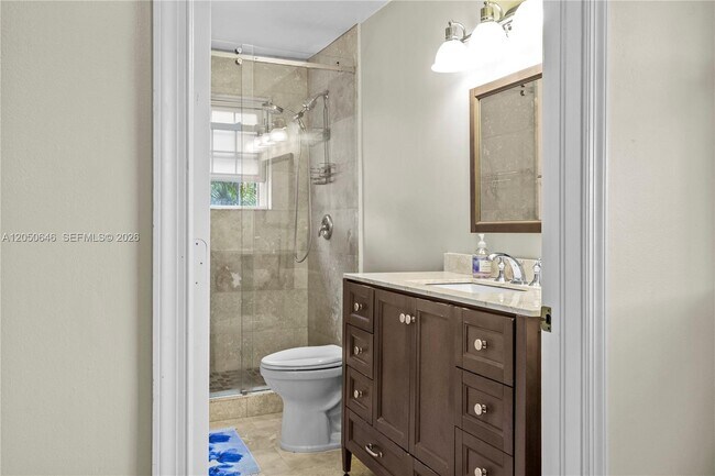 Building Photo - 6885 NW 75th Pl