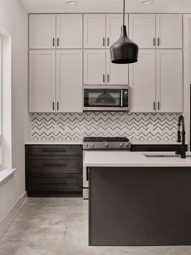 Building Photo - 910 Gullett St