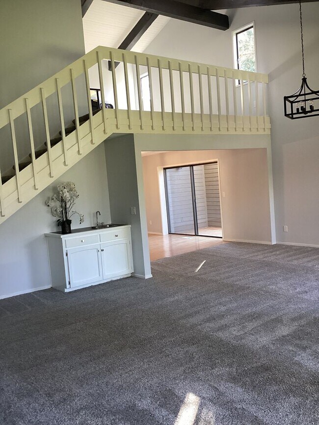 Building Photo - 4007 SW Fairhaven Ct