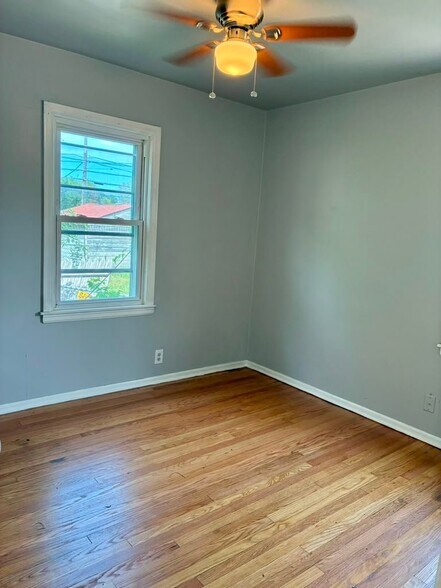 Building Photo - 4628 N 24th Pl